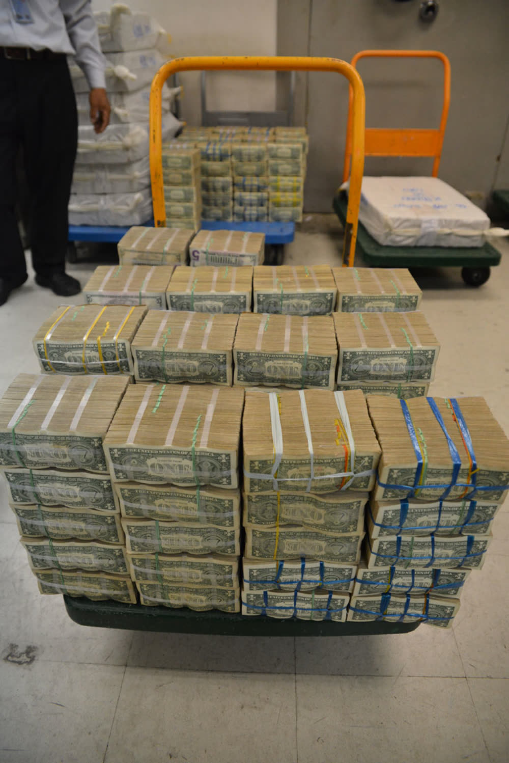 对政策有误解柬埔寨小摊贩拒收美元- TNAOT